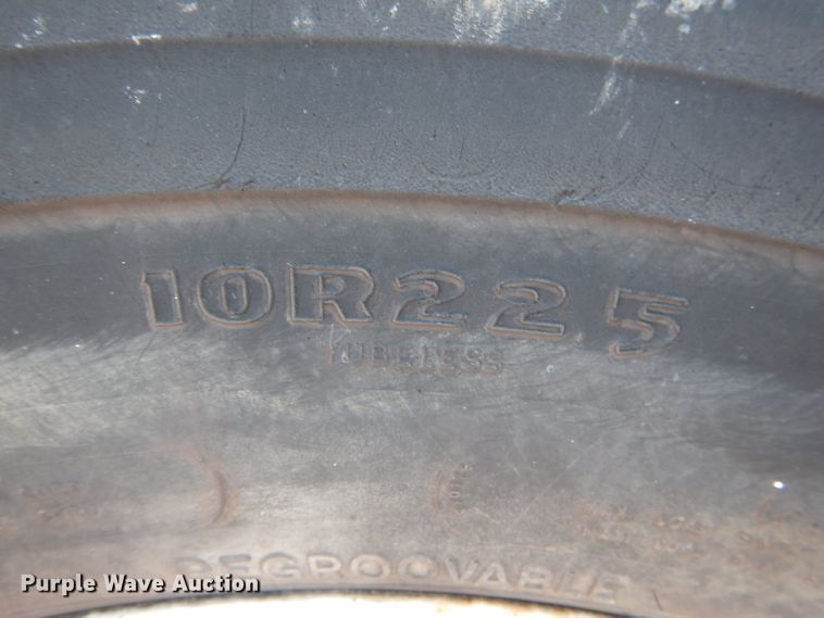 image for item EU9876 1995 Ford L7000 bucket truck