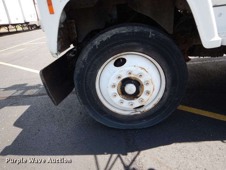 image for item EU9876 1995 Ford L7000 bucket truck