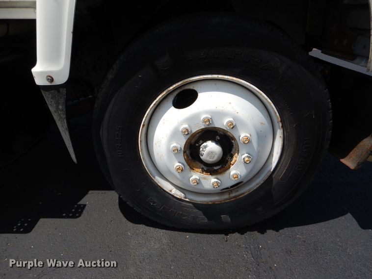 image for item EU9876 1995 Ford L7000 bucket truck