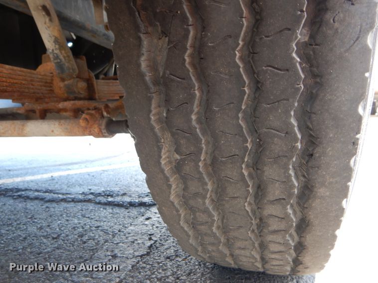 image for item EU9876 1995 Ford L7000 bucket truck