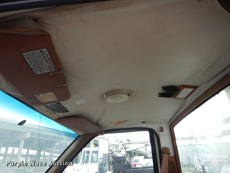 image for item EU9877 1994 GMC TopKick C6500 bucket truck