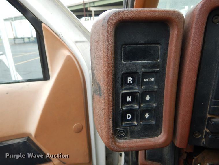 image for item EU9877 1994 GMC TopKick C6500 bucket truck