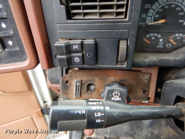 image for item EU9877 1994 GMC TopKick C6500 bucket truck