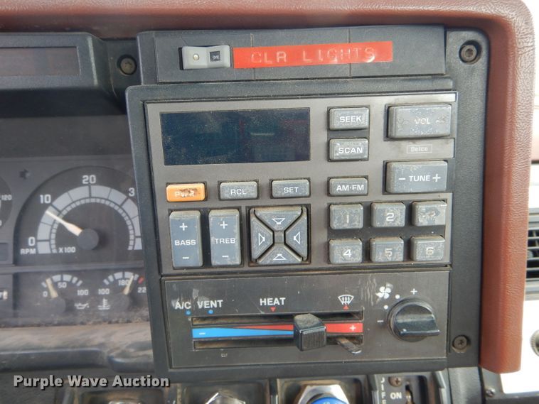 image for item EU9877 1994 GMC TopKick C6500 bucket truck