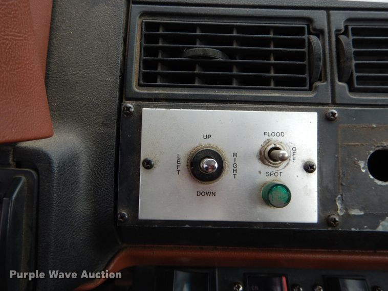 image for item EU9877 1994 GMC TopKick C6500 bucket truck