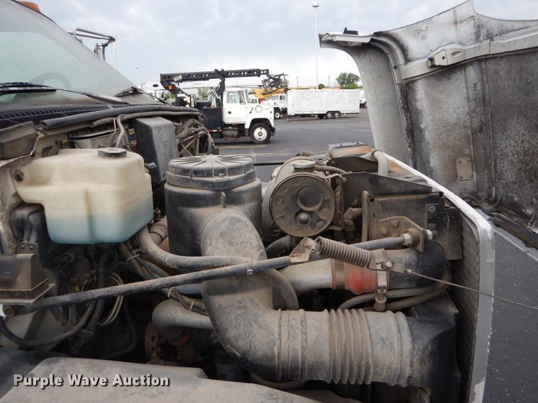 image for item EU9877 1994 GMC TopKick C6500 bucket truck