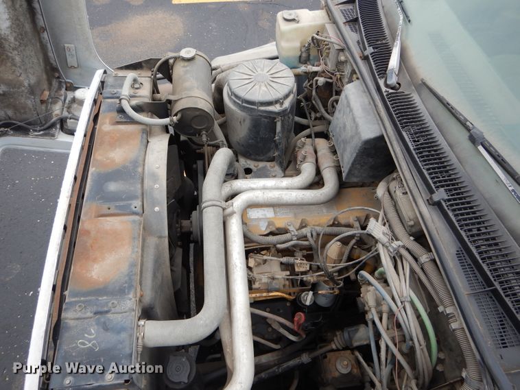 image for item EU9877 1994 GMC TopKick C6500 bucket truck