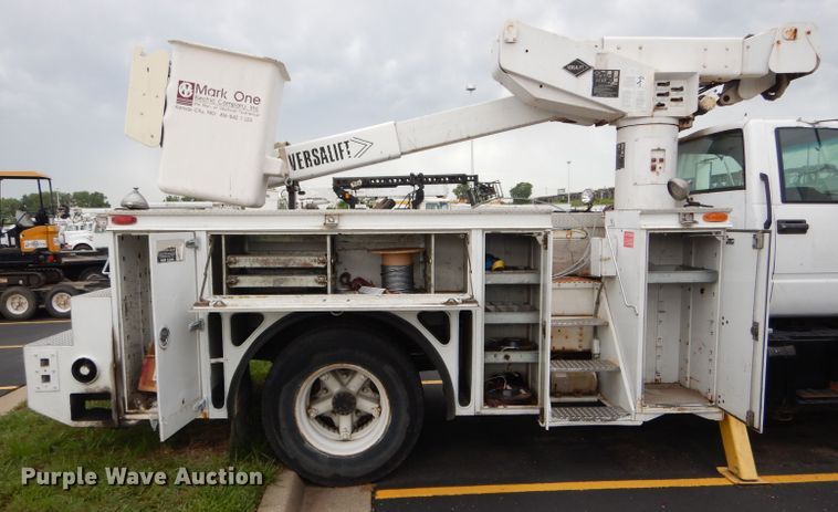 image for item EU9877 1994 GMC TopKick C6500 bucket truck
