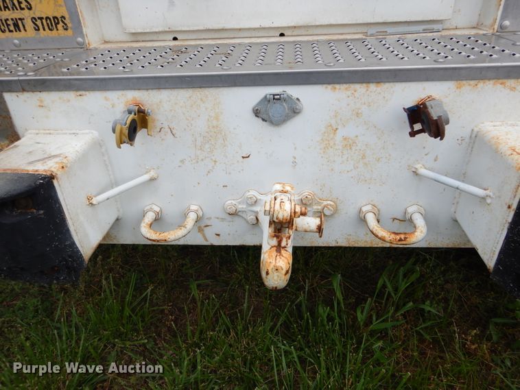 image for item EU9877 1994 GMC TopKick C6500 bucket truck