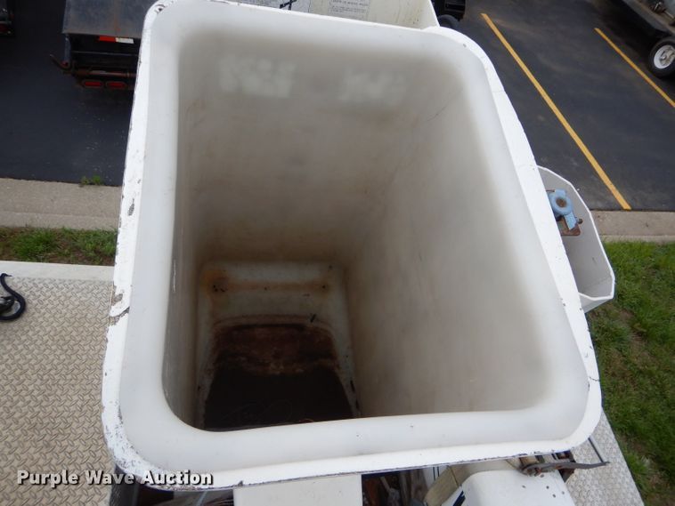 image for item EU9877 1994 GMC TopKick C6500 bucket truck