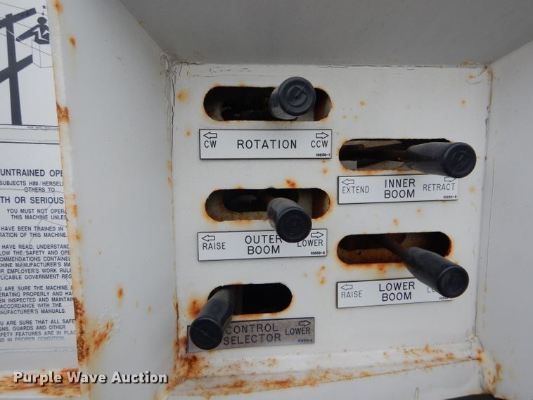 image for item EU9877 1994 GMC TopKick C6500 bucket truck