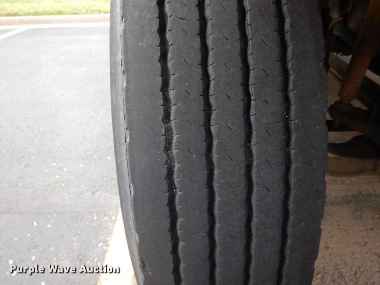 image for item EU9877 1994 GMC TopKick C6500 bucket truck