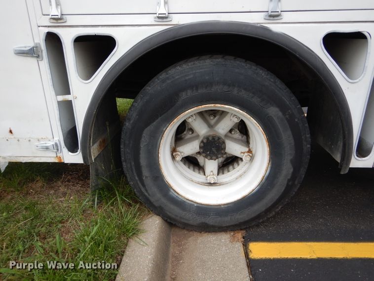 image for item EU9877 1994 GMC TopKick C6500 bucket truck