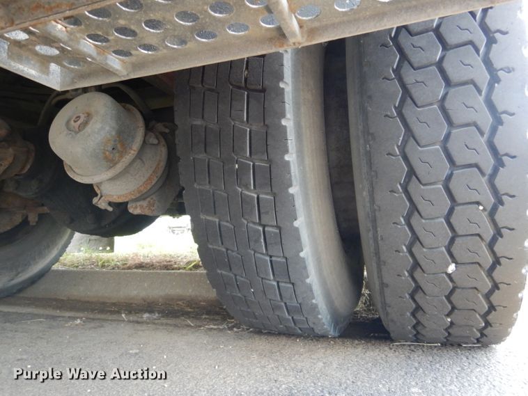 image for item EU9877 1994 GMC TopKick C6500 bucket truck