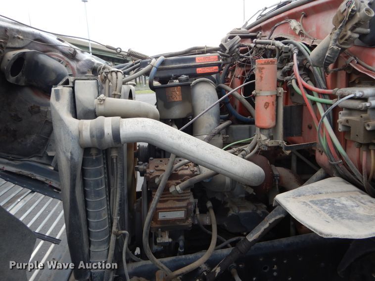 image for item EU9878 1992 Ford L8000 bucket truck