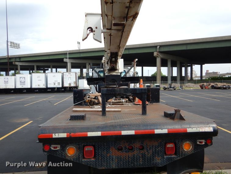 image for item EU9878 1992 Ford L8000 bucket truck