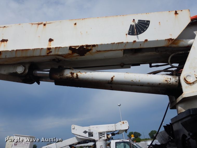 image for item EU9878 1992 Ford L8000 bucket truck