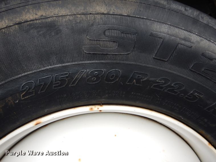 image for item EU9878 1992 Ford L8000 bucket truck