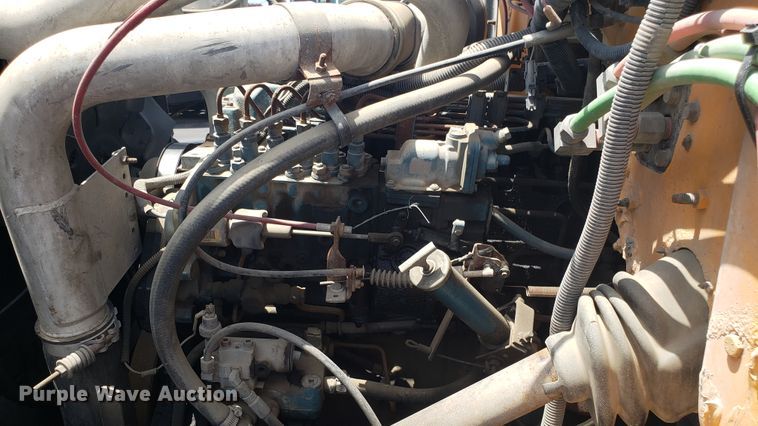 image for item EU9882 1995 International 4900 digger derrick truck