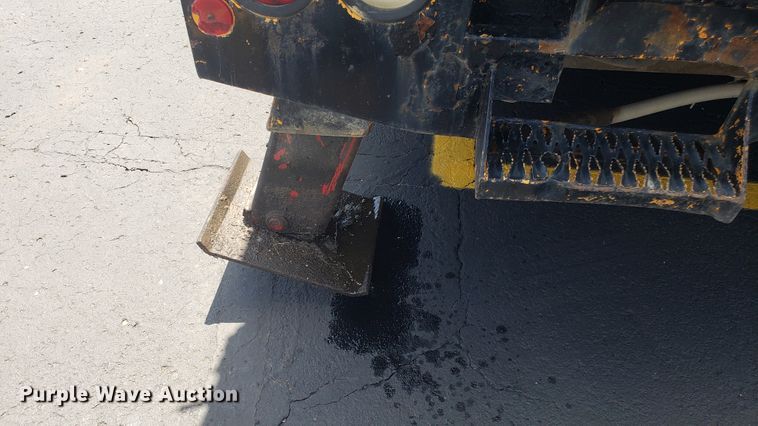 image for item EU9882 1995 International 4900 digger derrick truck