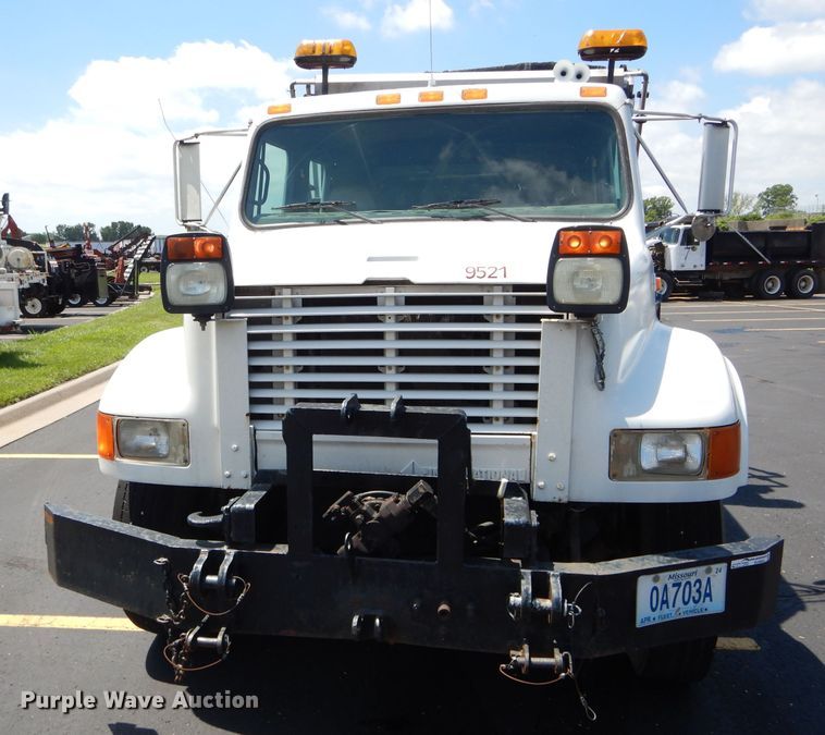image for item EU9883 1995 International 4900 dump truck