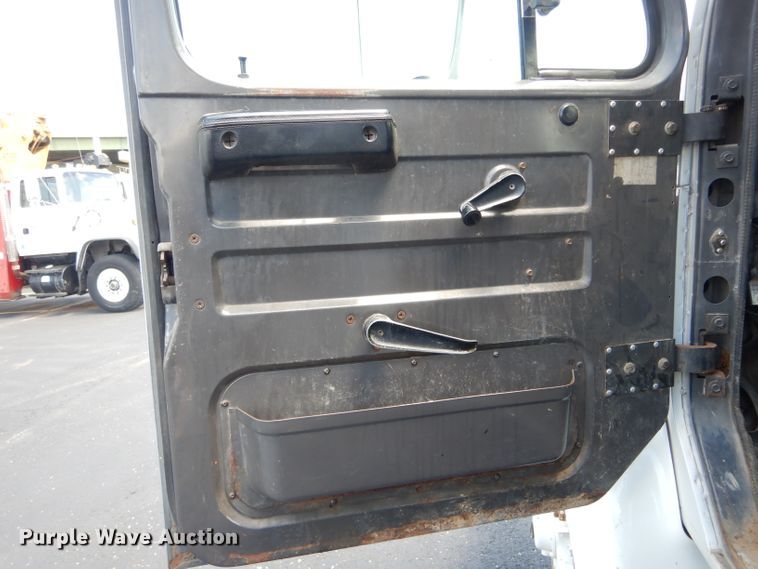 image for item EU9883 1995 International 4900 dump truck