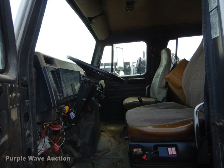 image for item EU9883 1995 International 4900 dump truck