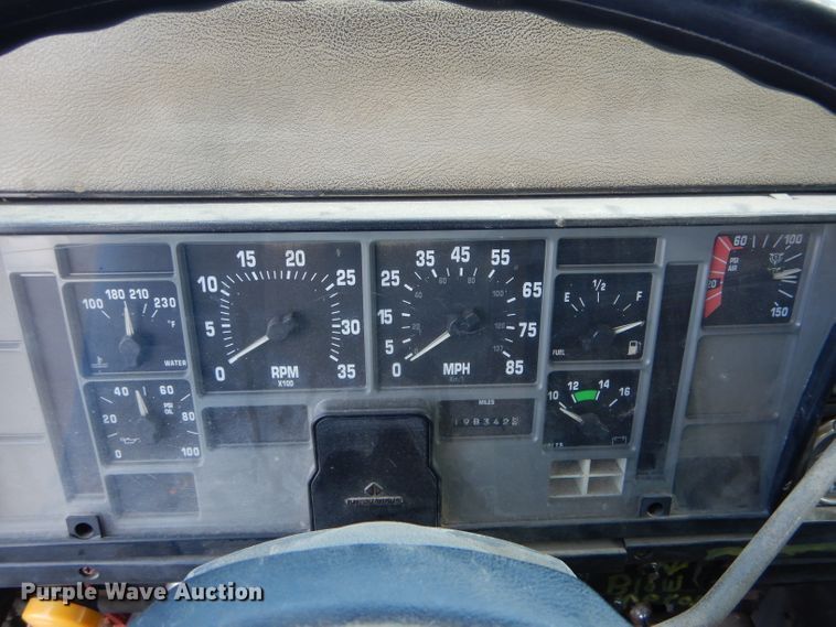 image for item EU9883 1995 International 4900 dump truck