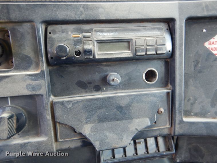 image for item EU9883 1995 International 4900 dump truck