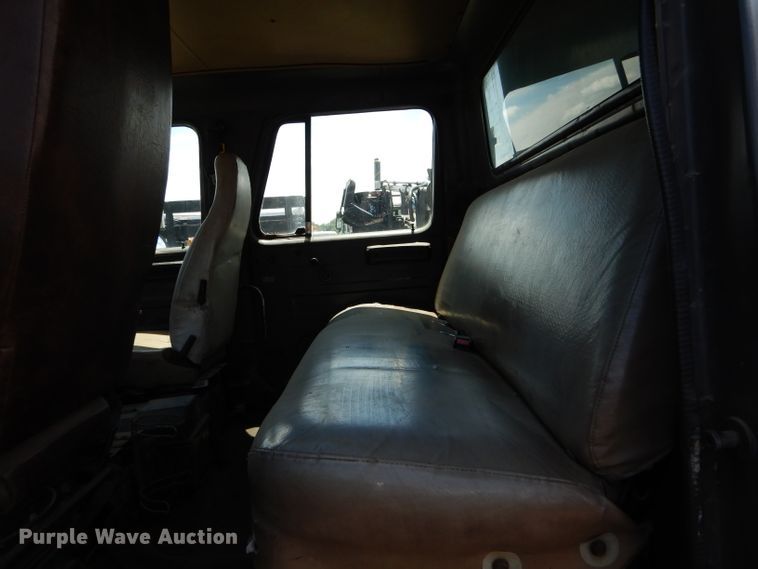 image for item EU9883 1995 International 4900 dump truck