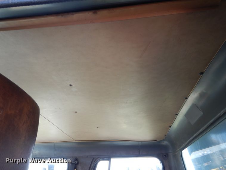 image for item EU9883 1995 International 4900 dump truck