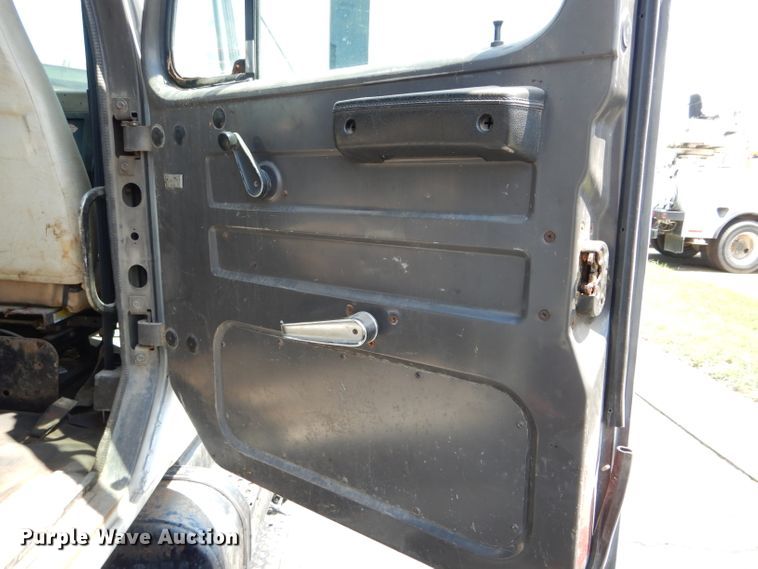 image for item EU9883 1995 International 4900 dump truck