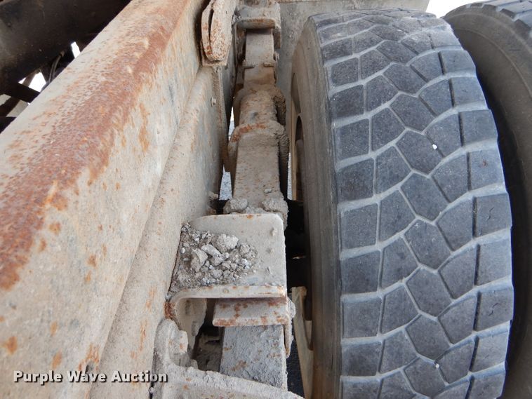 image for item EU9883 1995 International 4900 dump truck