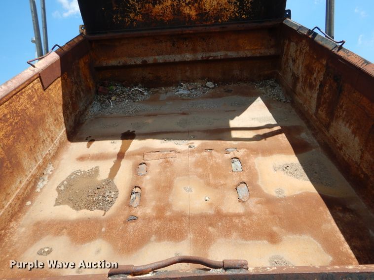 image for item EU9883 1995 International 4900 dump truck