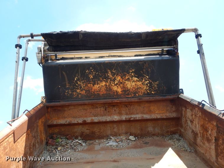 image for item EU9883 1995 International 4900 dump truck