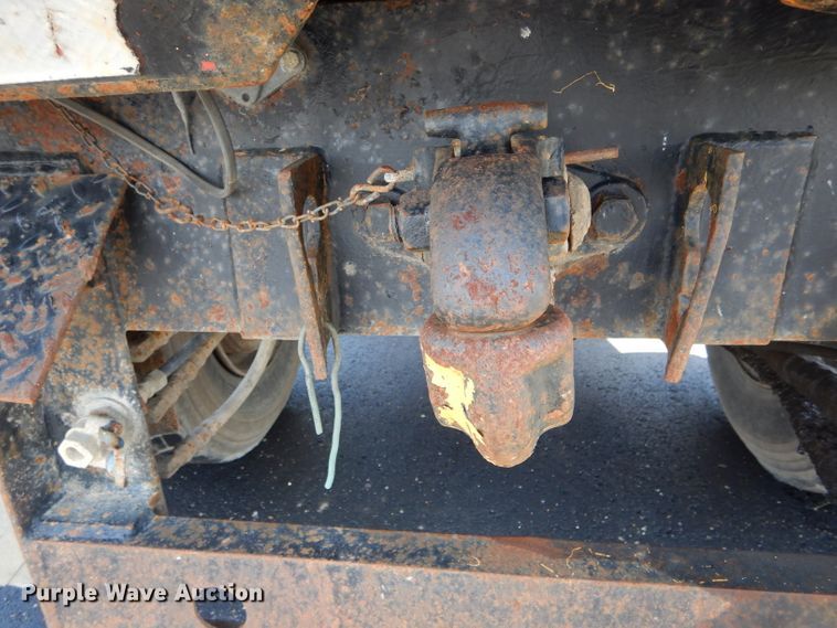 image for item EU9883 1995 International 4900 dump truck