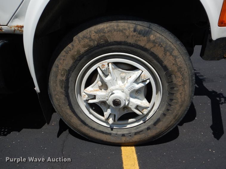 image for item EU9883 1995 International 4900 dump truck