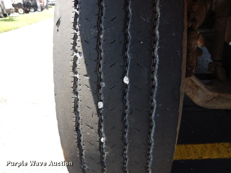 image for item EU9883 1995 International 4900 dump truck