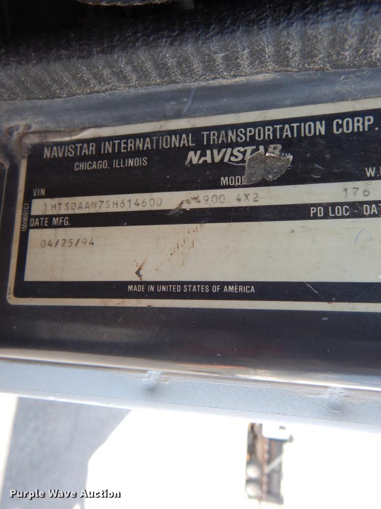 image for item EU9883 1995 International 4900 dump truck