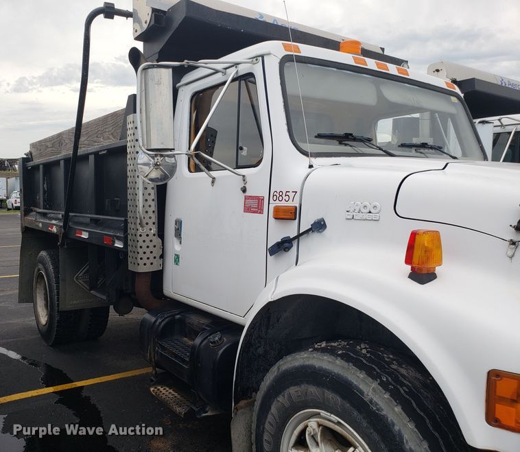 image for item EU9884 1996 International 4900 dump truck