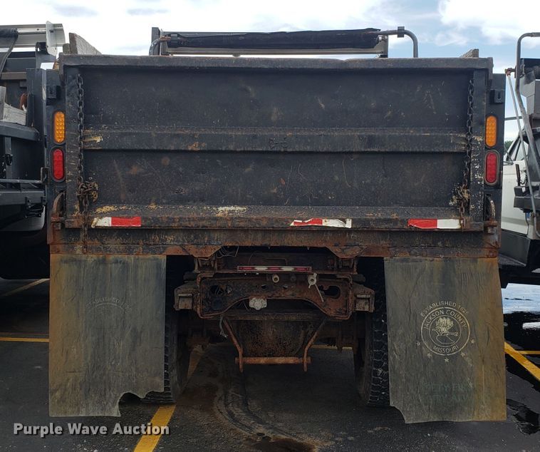 image for item EU9884 1996 International 4900 dump truck