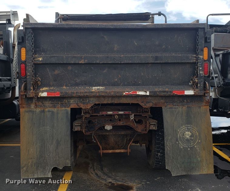 image for item EU9884 1996 International 4900 dump truck