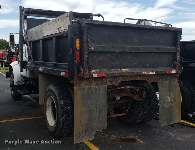 image for item EU9884 1996 International 4900 dump truck