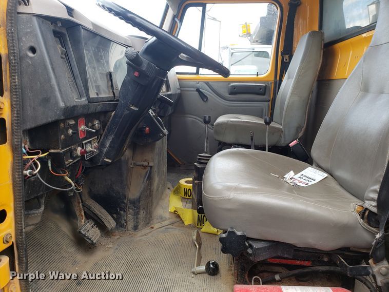 image for item EU9884 1996 International 4900 dump truck