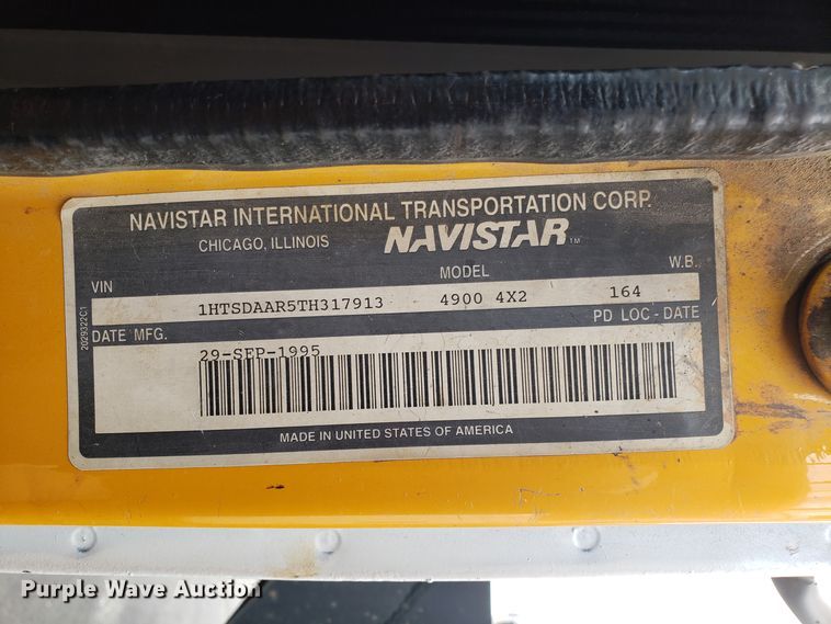 image for item EU9884 1996 International 4900 dump truck