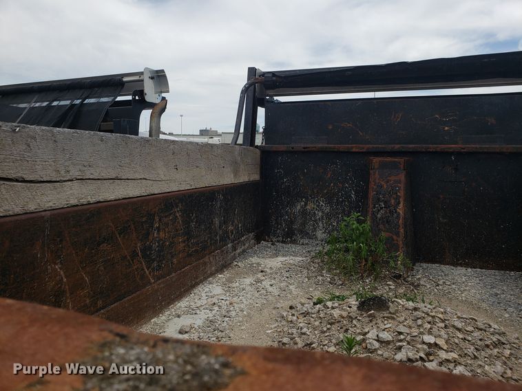 image for item EU9884 1996 International 4900 dump truck