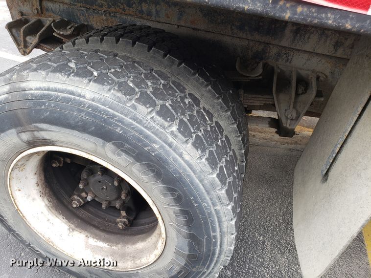 image for item EU9884 1996 International 4900 dump truck