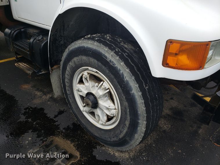 image for item EU9884 1996 International 4900 dump truck