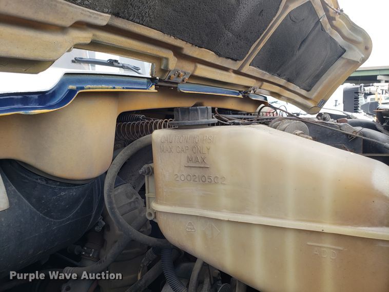 image for item EU9884 1996 International 4900 dump truck