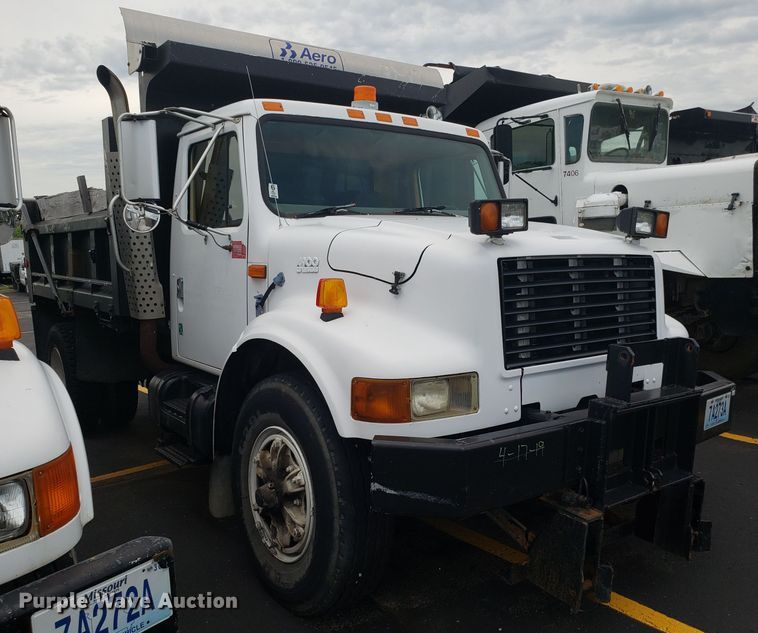 image for item EU9885 1998 International 4900 dump truck